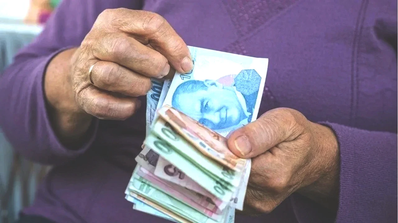 Emekli Maaşlarında Heyecan Verici Yeni Zam! AYM Kararı Bekleniyor!