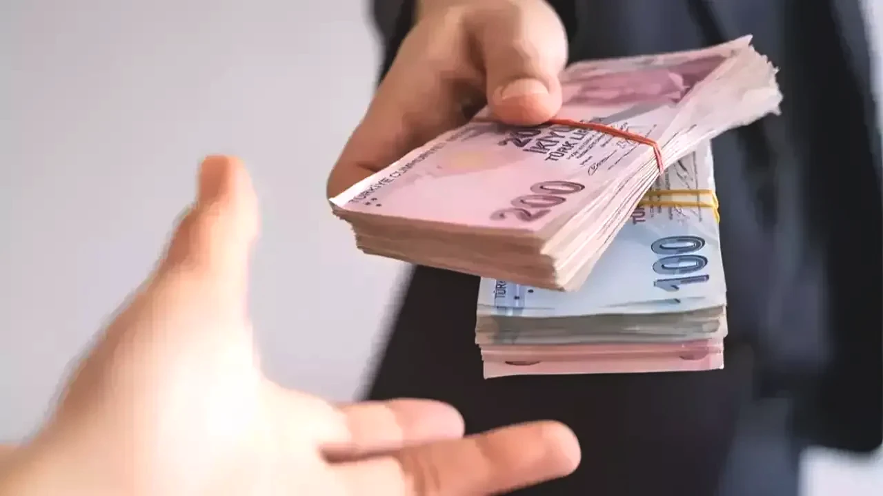 Memur ve Emekliye Ocak 2027 Zammı İçin 4 Senaryo Hazır! En Düşük Memur Maaşı 76 Bin Liraya Çıkabilir: İşte Tablo