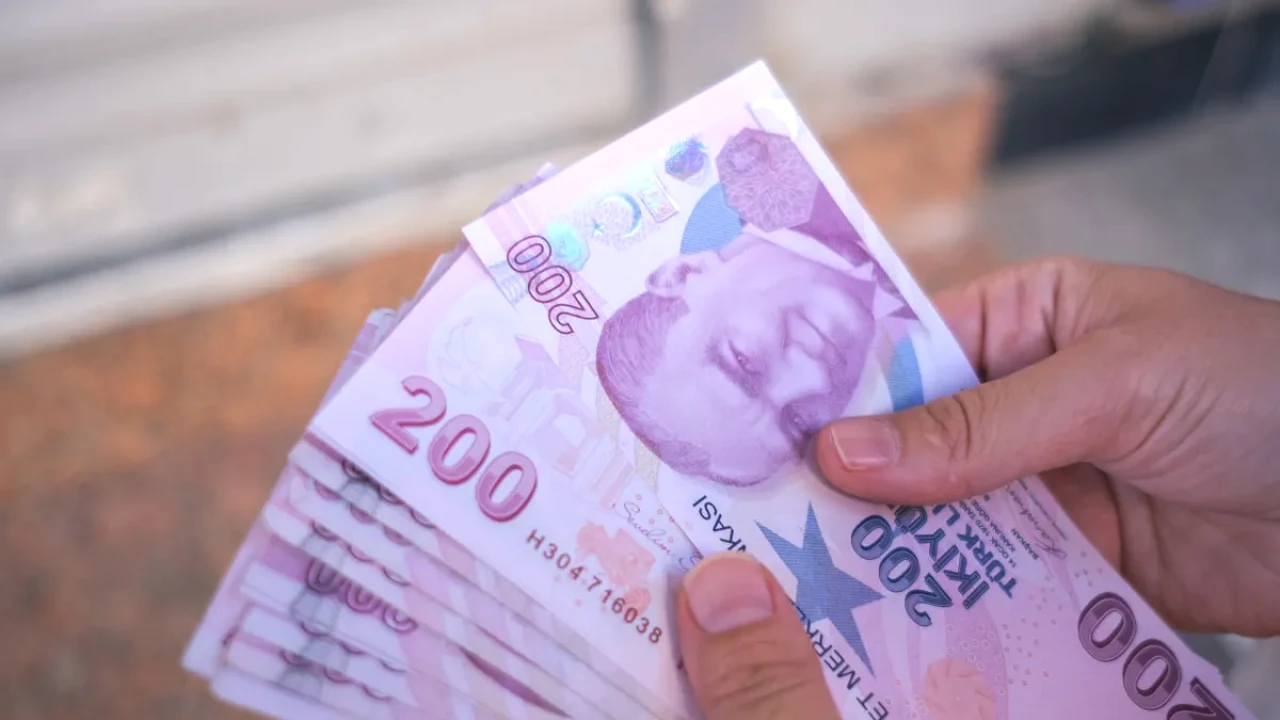 Ekim Ayında Hesaplara Yatacak Destek Ödemeleri! Evde Bakım 15.775 TL, Yaşlı ve Engelli Aylığı, SED, KYK Bursu: İşte Beklenen Takvim