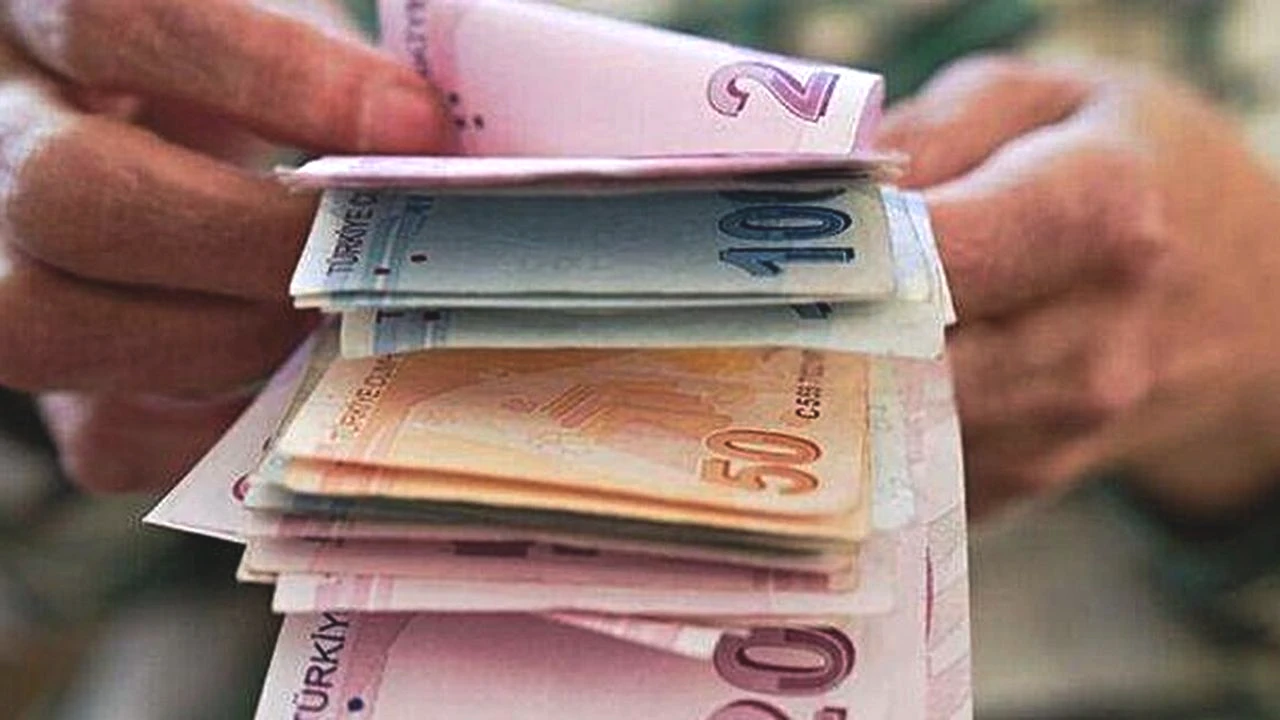 2008'den Sonra İşe Girenler Kaç Yaşında Emekli Olacak? 7200 ve 9000 Gün Şartı, Yaş Sınırı Kademeli Olarak 65'e Çıkıyor: İşte Tablo