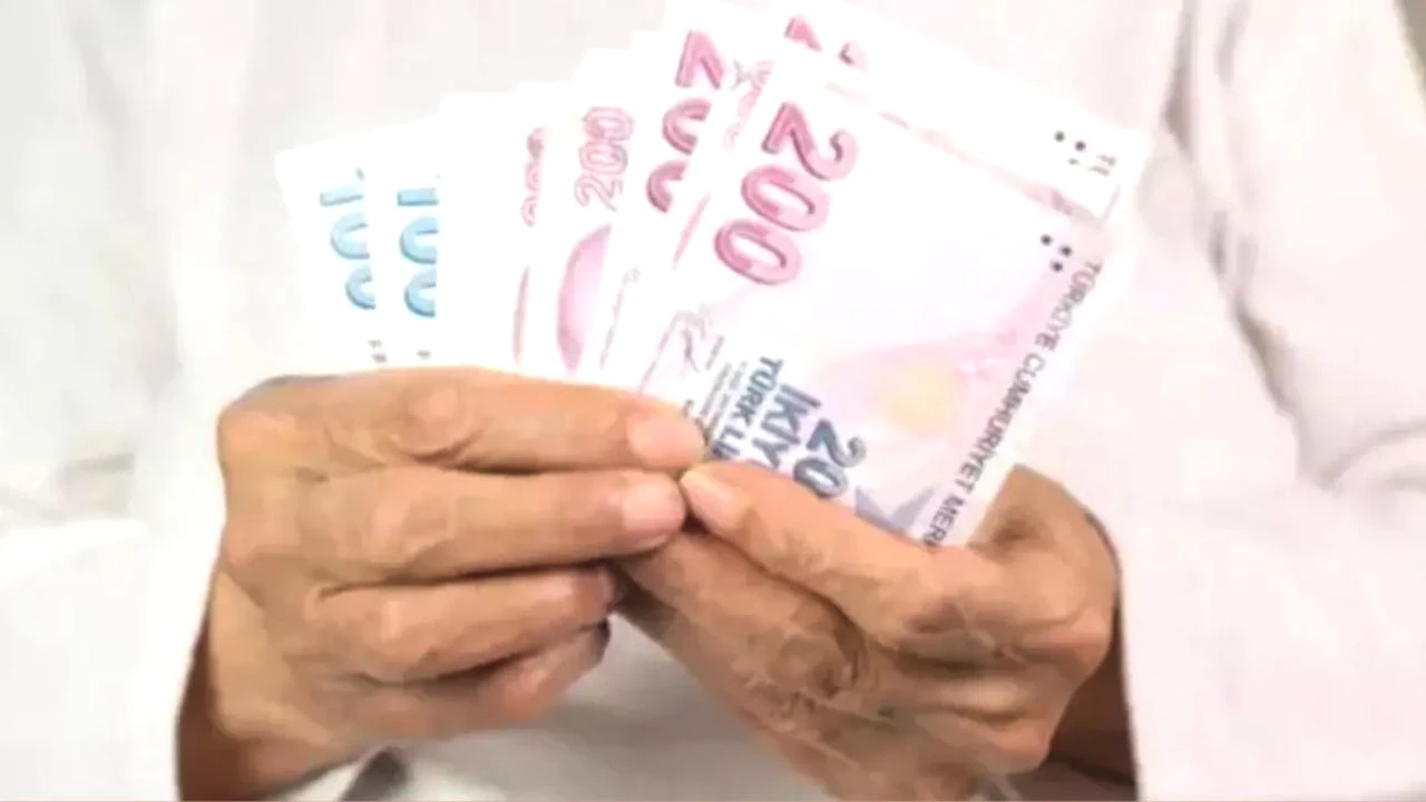 2000-2008 Girişlilere Kademeli Emeklilik Çıktı mı? İnternetteki Tablolara Dikkat: Meclis'teki Teklifte 9 Bin Gün 7.200'e İniyor