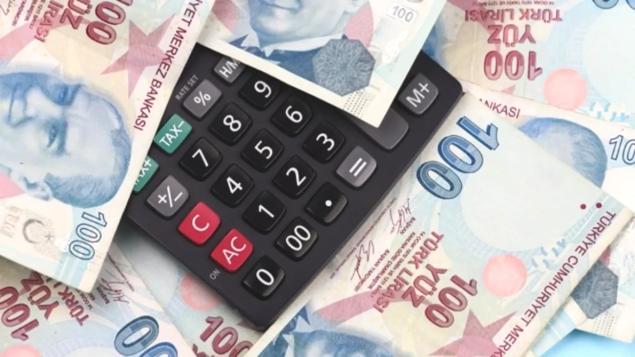 Öğretmen ve Polis Maaşı 100 Bin Lirayı Aşabilir! Ocak 2027 Memur Zammı İçin Meslek Meslek Yeni Maaş Tablosu: Uzman Doktor 185 Bine Dayanıyor