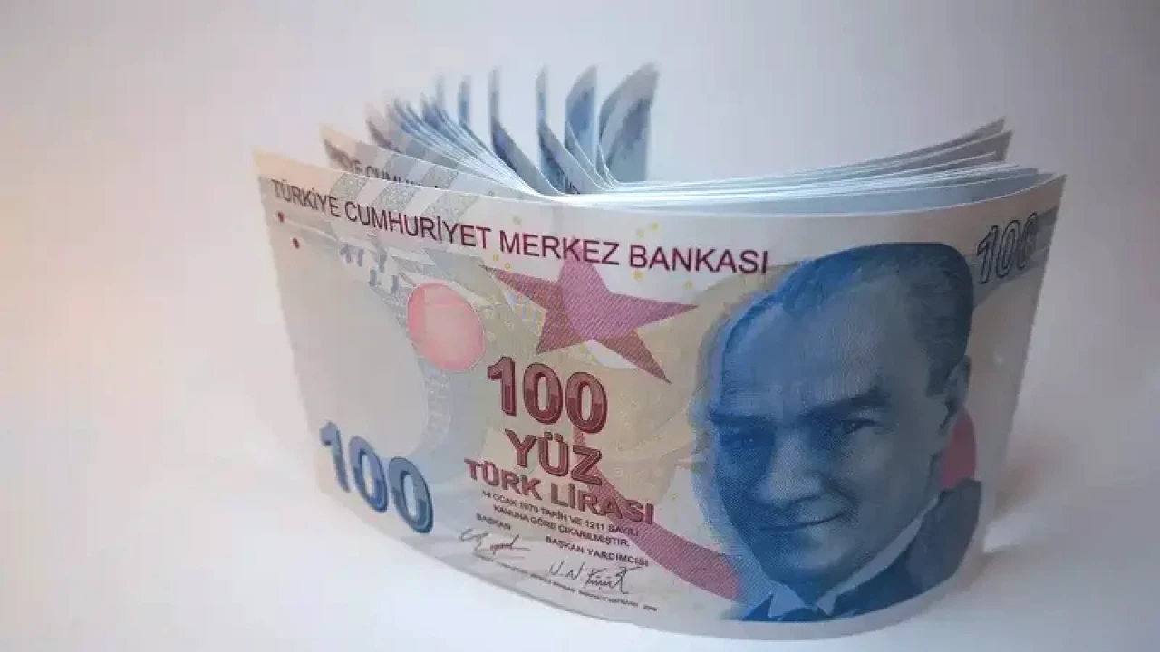500 Bin Memurun Gözü 3600 Ek Göstergede! Meclis Açılırken Şef, Tekniker ve VHKİ İçin Bekleyiş Sürüyor: Emekli Aylığı ve İkramiye Artabilir